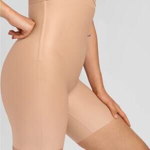 Honeylove SuperPower No Show  High Waist Short Sand Size S NWT Shaper